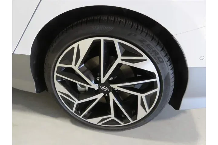 $35698 : Hyundai IONIQ 6 2024 Limited image 9