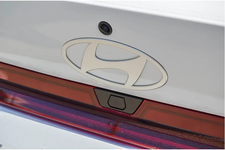 $26995 : Hyundai ELANTRA Hybrid 2026 image 8