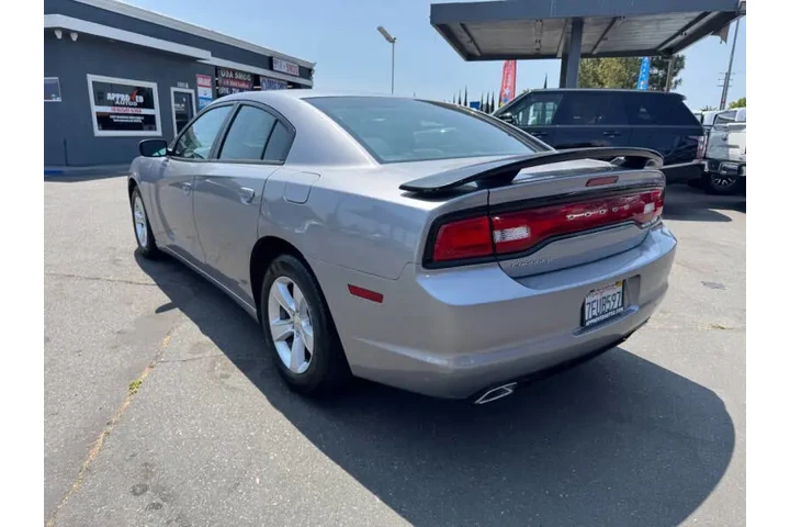 $11998 : 2014 Charger SE image 8