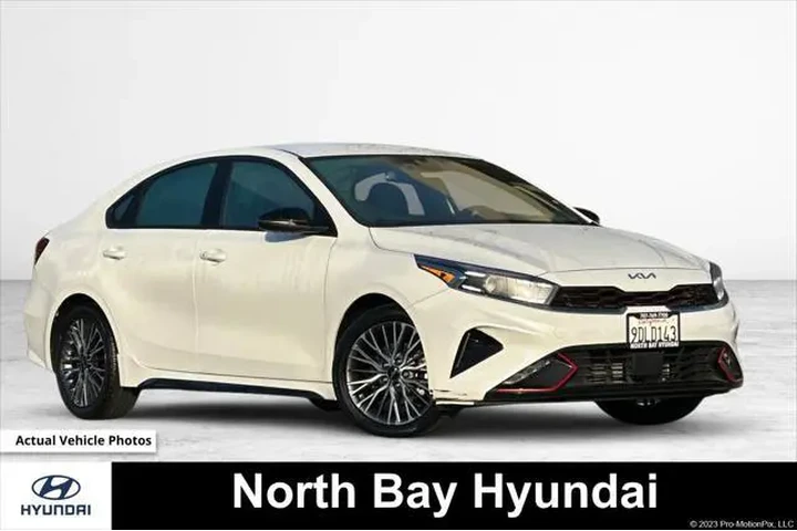 $19390 : Kia Forte 2023 GT-Line 4dr S image 1