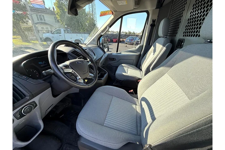 $26900 : 2016 Transit 250 Van Med. Roo image 5