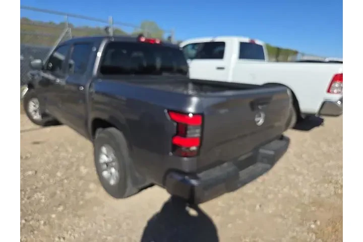 $28521 : Nissan Frontier 2024 4x2 SV image 2