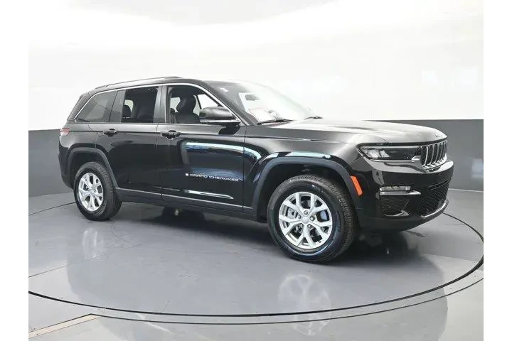 $32000 : Jeep Grand Cherokee 2024 4x2 image 8