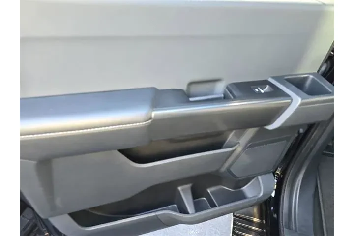 $31990 : Ford F-150 2023 4x2 XL 4dr S image 8