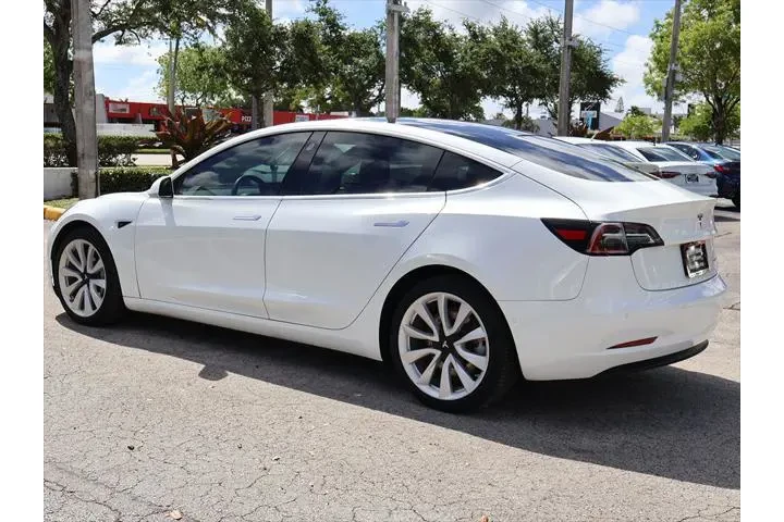 $21490 : Tesla Model 3 2020 AWD Long image 10
