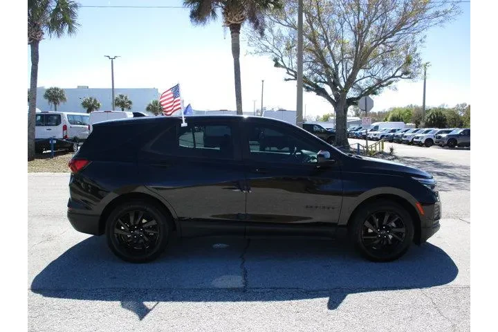 $18695 : Chevrolet Equinox 2023 LS 4d image 8