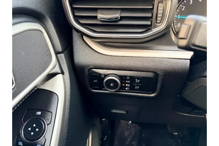 $33718 : Ford Explorer 2023 AWD XLT 4 image 8