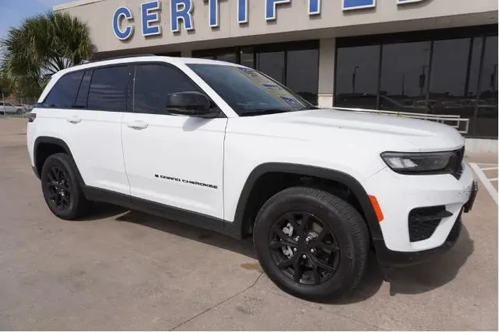 $32725 : Jeep Grand Cherokee 2024 4x2 image 1