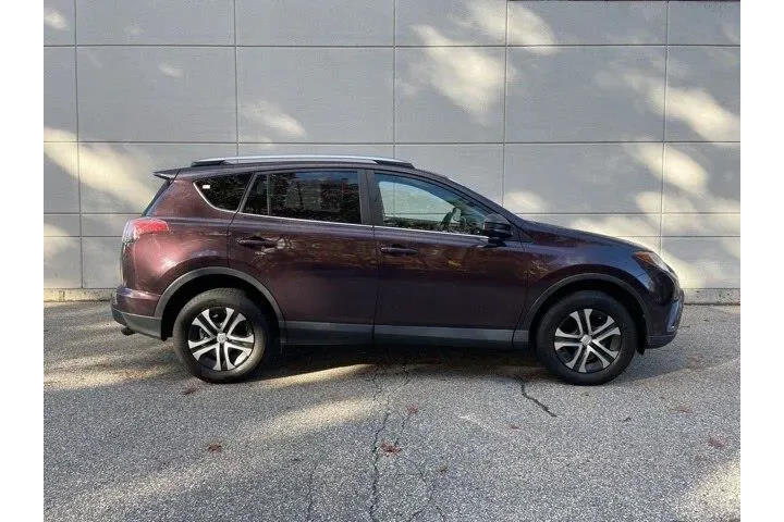 $17500 : Toyota RAV4 2017 AWD LE 4dr image 5