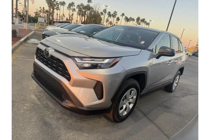 $27119 : Toyota RAV4 2024 LE 4dr SUV image 1
