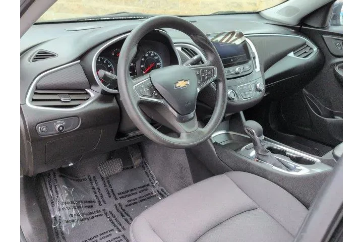 $15771 : Chevrolet Malibu 2023 LT 4dr image 10