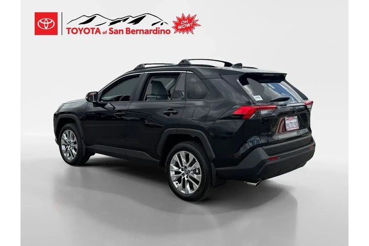 $39978 : Toyota RAV4 2025 XLE Premium image 3