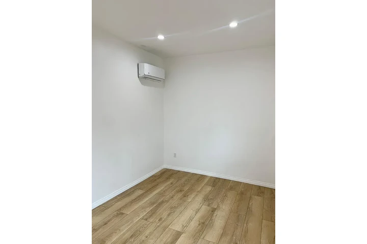 $1200 : Unidad Segura y Moderna image 4