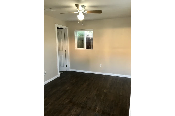 $1200 : Estudio en Paramount image 5