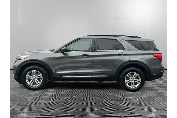 $26588 : Ford Explorer 2022 AWD XLT 4 image 2
