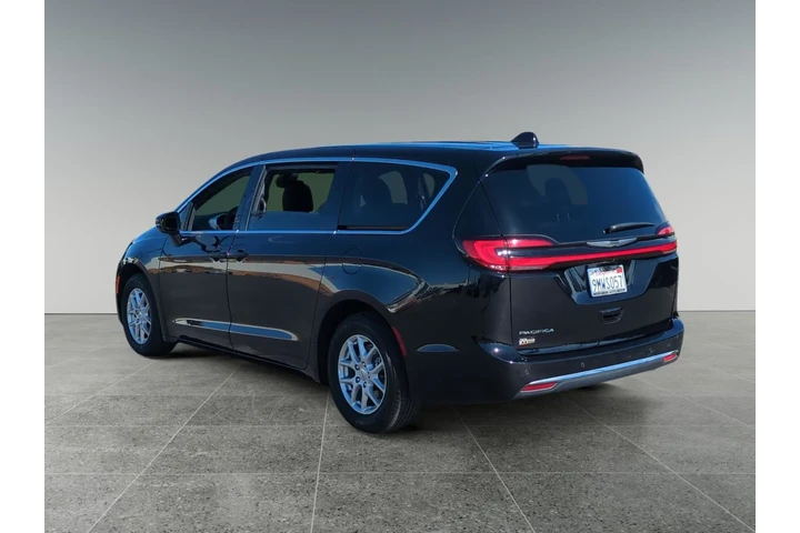 $33500 : Chrysler Pacifica 2024 Touri image 3
