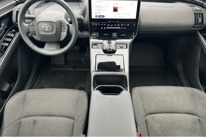$22300 : Toyota bZ4X 2024 AWD XLE 4dr image 6