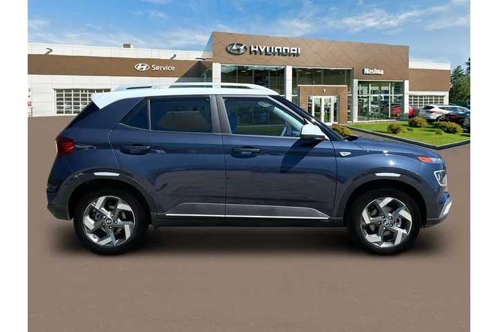$24495 : Hyundai VENUE 2025 Limited 4 image 9