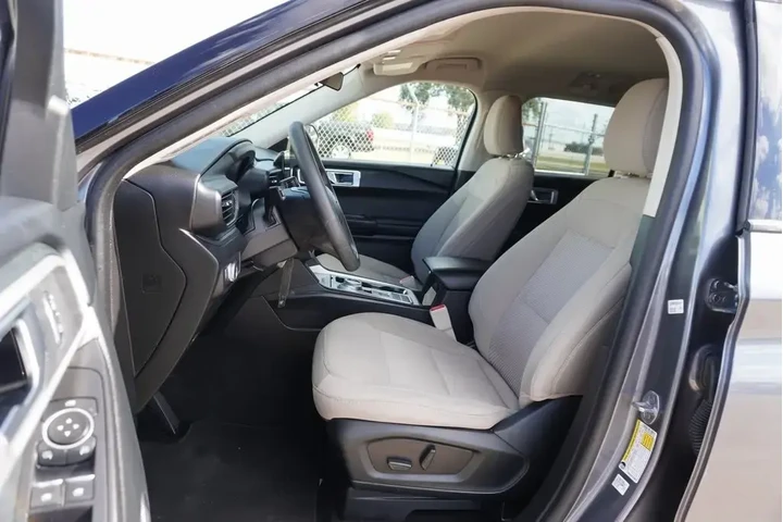 $19988 : Ford Explorer 2021 Base 4dr image 4