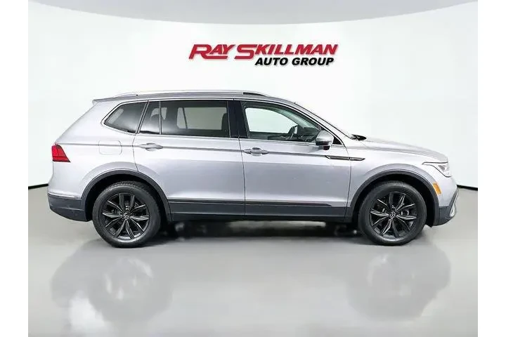 $24975 : Volkswagen Tiguan 2024 SE 4d image 8