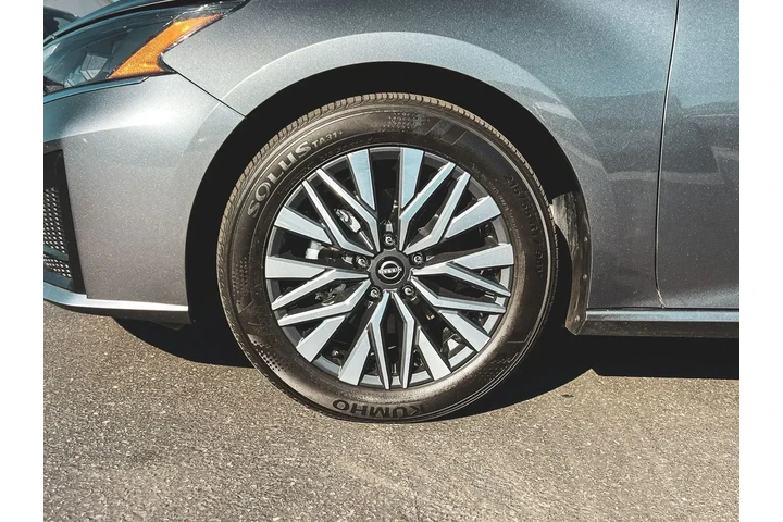 $18997 : Nissan Altima 2024 2.5 SV 4d image 3