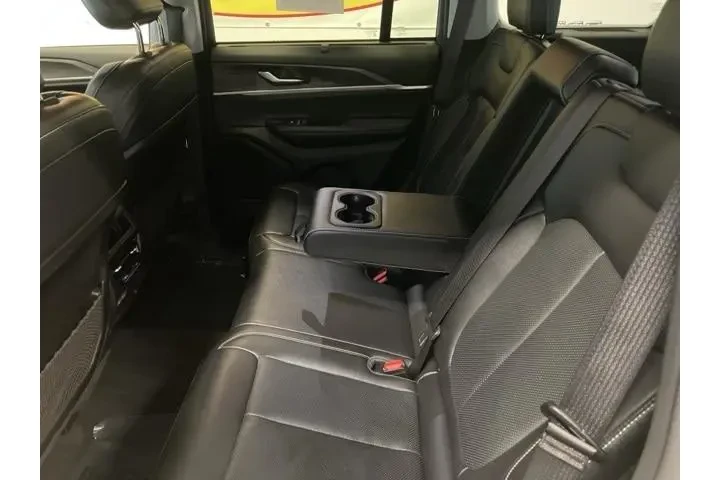 $28989 : Jeep Grand Cherokee 2023 4x4 image 10