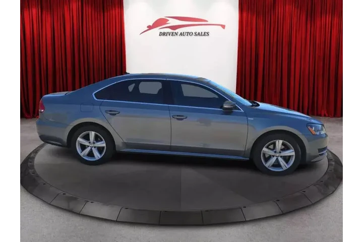 $8999 : 2014 Passat image 5