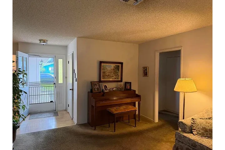 $2500 : This lovely 3-bedroom, 1.5-bat image 3