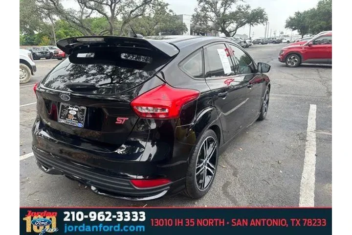 $13959 : Ford Focus 2017 ST 4dr Hatch image 7