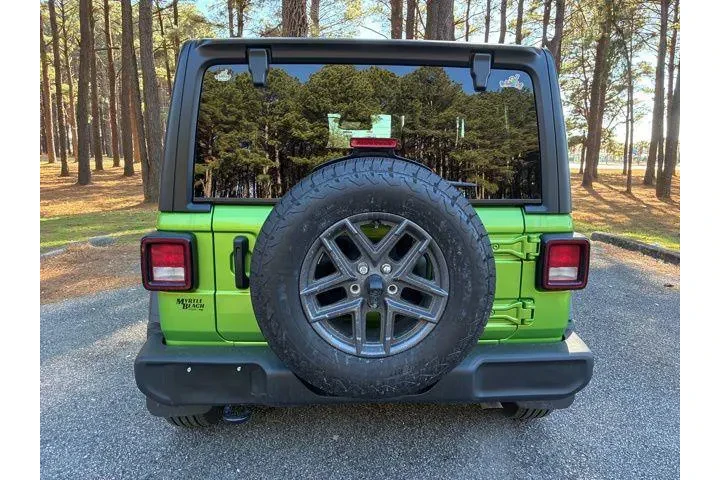 $35056 : Jeep Wrangler 2025 4x4 Sport image 4