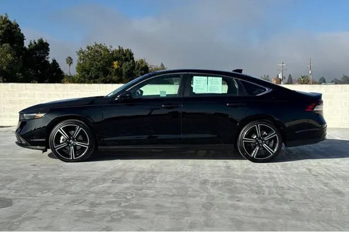 $30523 : Honda Accord Hybrid 2025 Spo image 6