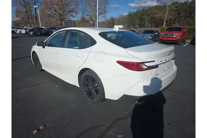 $26296 : Toyota Camry 2025 SE 4dr Sed image 6