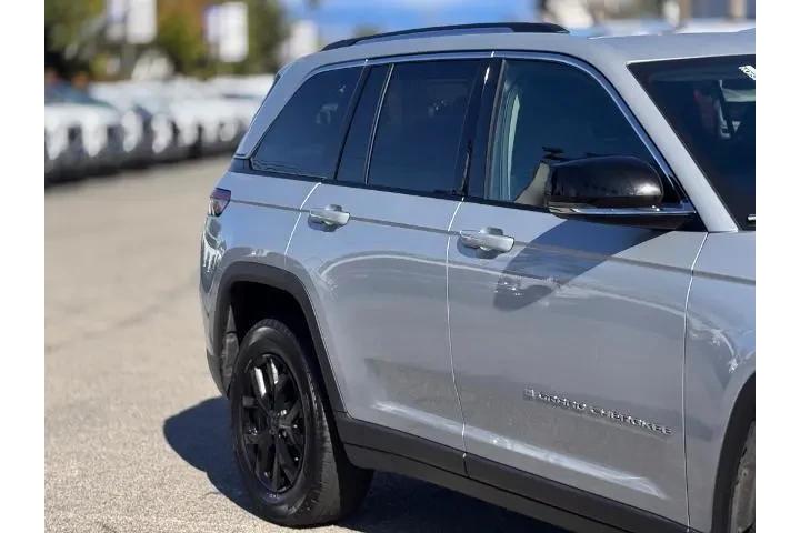 $29751 : Jeep Grand Cherokee 2023 4x4 image 5