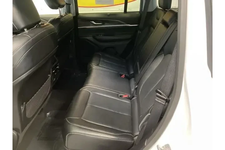 $28989 : Jeep Grand Cherokee 2023 4x4 image 9