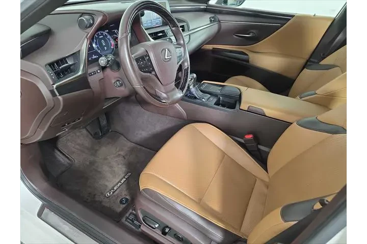 $28997 : Lexus ES 350 2019 image 10