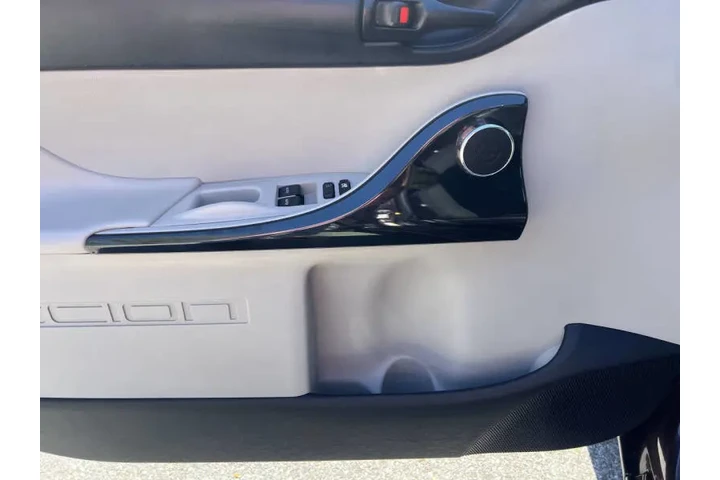 $7500 : 2013 iQ image 9