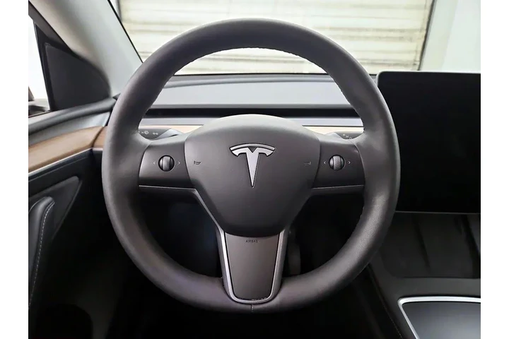 $32998 : Tesla Model Y 2023 AWD Long image 10