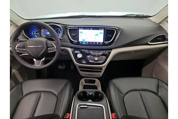 $29998 : Chrysler Pacifica Plug-In Hy image 9