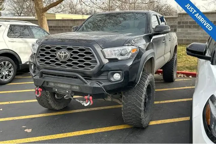 $32995 : Toyota Tacoma 2021 4x4 SR5 V image 1
