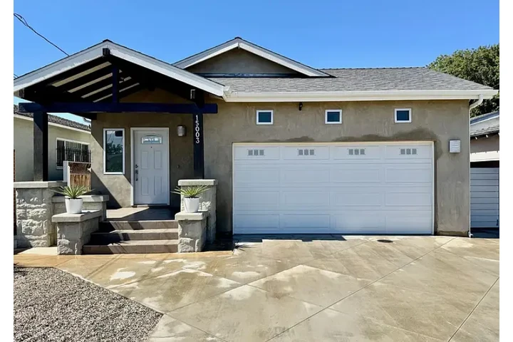 $2800 : Hermosa casa🏠en Gardena 🏠 image 1
