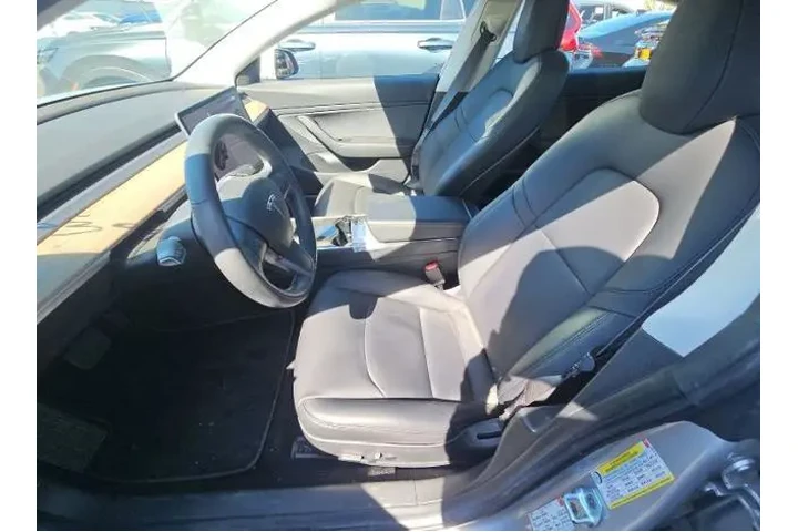 $22800 : Tesla Model 3 2018 Mid Range image 6