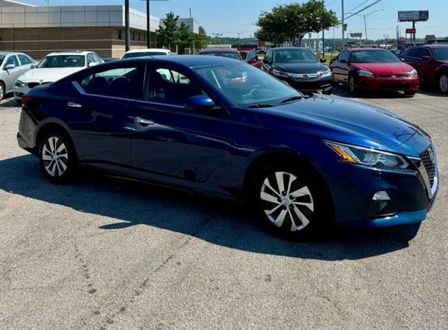 $11900 : 2020 Altima 2.5 S image 9