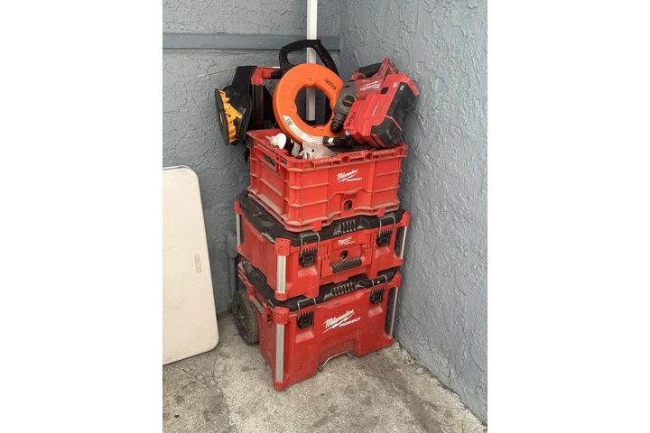 Looking for JOB image 4