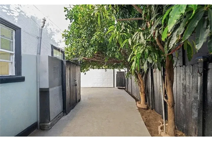 $5521 : Beautiful Amazing Pool Home image 3