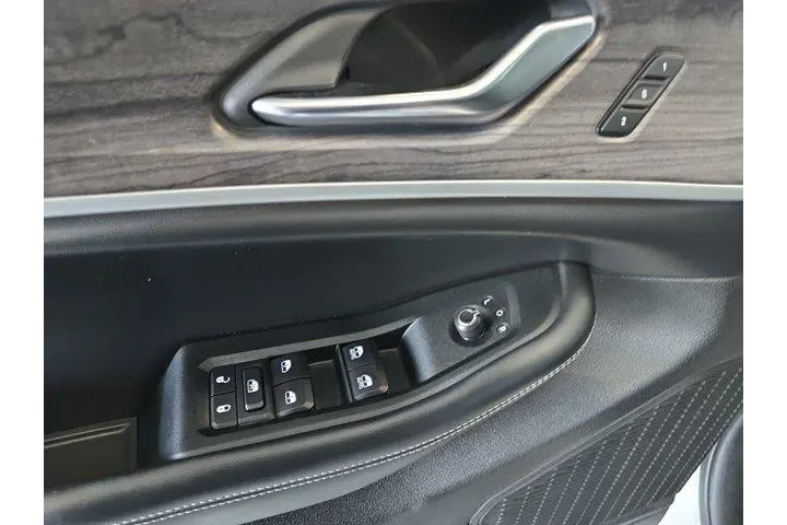 $34999 : Jeep Grand Cherokee L 2024 4 image 6