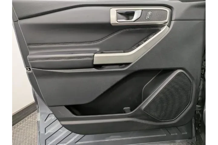 $30900 : Ford Explorer 2022 AWD XLT 4 image 8