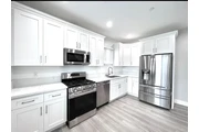 $1250 : LUXURY APARTMENT thumbnail