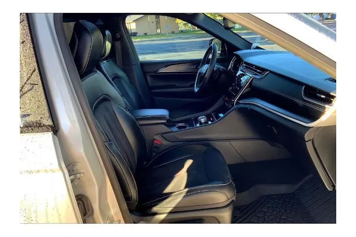 $36995 : Jeep Grand Cherokee 2024 4x4 image 8