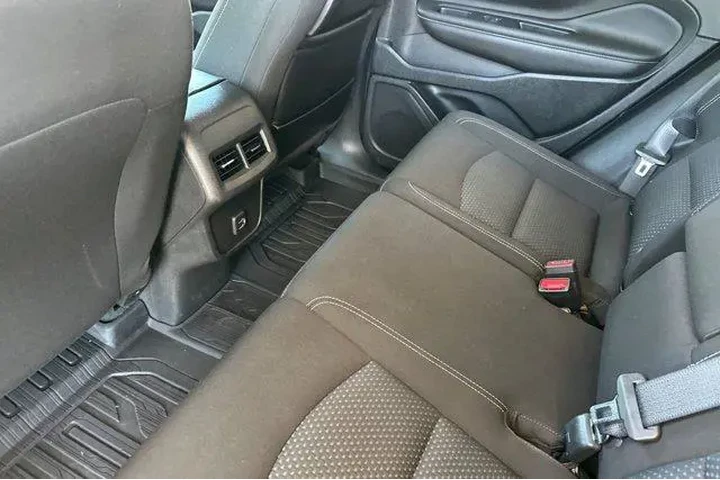 $20325 : GMC Terrain 2022 AWD SLE 4dr image 4
