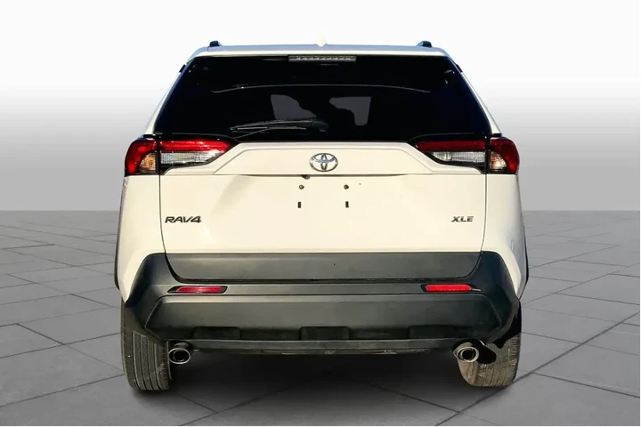 $23985 : Toyota RAV4 2021 XLE 4dr SUV image 5